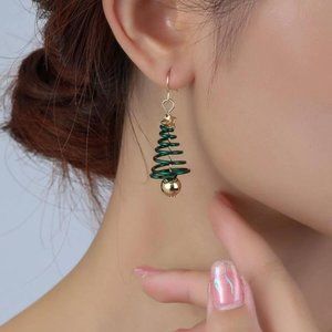 Christmas Tree Earrings W/Gold Star